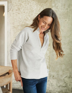 Patrick is our best-selling preppy, tee-meets-sweatshirt to pop on and go. Designed for a slightly cropped relaxed fit.  Fits true to size  Triple Fleece, 100% Cotto