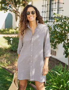 Think of the Hunter as our quintessential shirtdress. Hovering just above the knee, Hunter is designed to accommodate everything from espadrilles to sneakers. Plus, we gave her a little step-hem with extra length in the back to add a dressier, more polished feel.  Step hem Signature bust flattering button placement Long sleeves with button cuffs