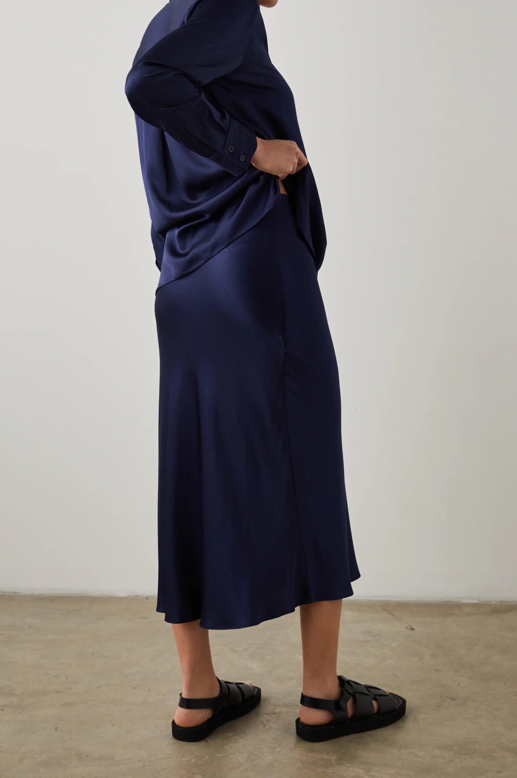 Anya Midi Skirt Navy