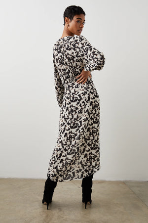 Tyra Dress Blurred Cheetah