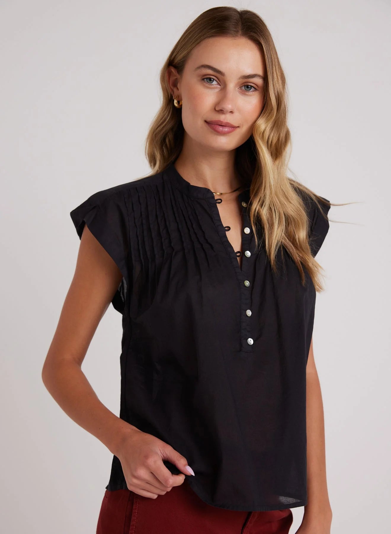 Short Sleeve Pintuck Pullover Black